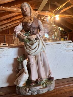 Vintsgd Hand-Painted Ceramic Farmstead Woman Figurine in Cream and Brown